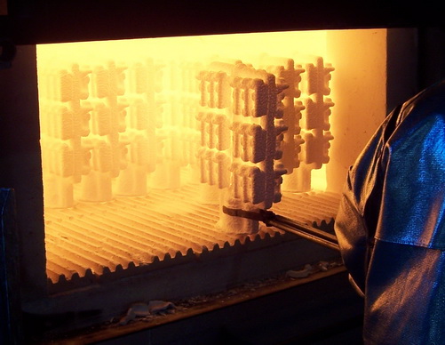 Investment casting using a foundry oven Investment casting using a foundry oven